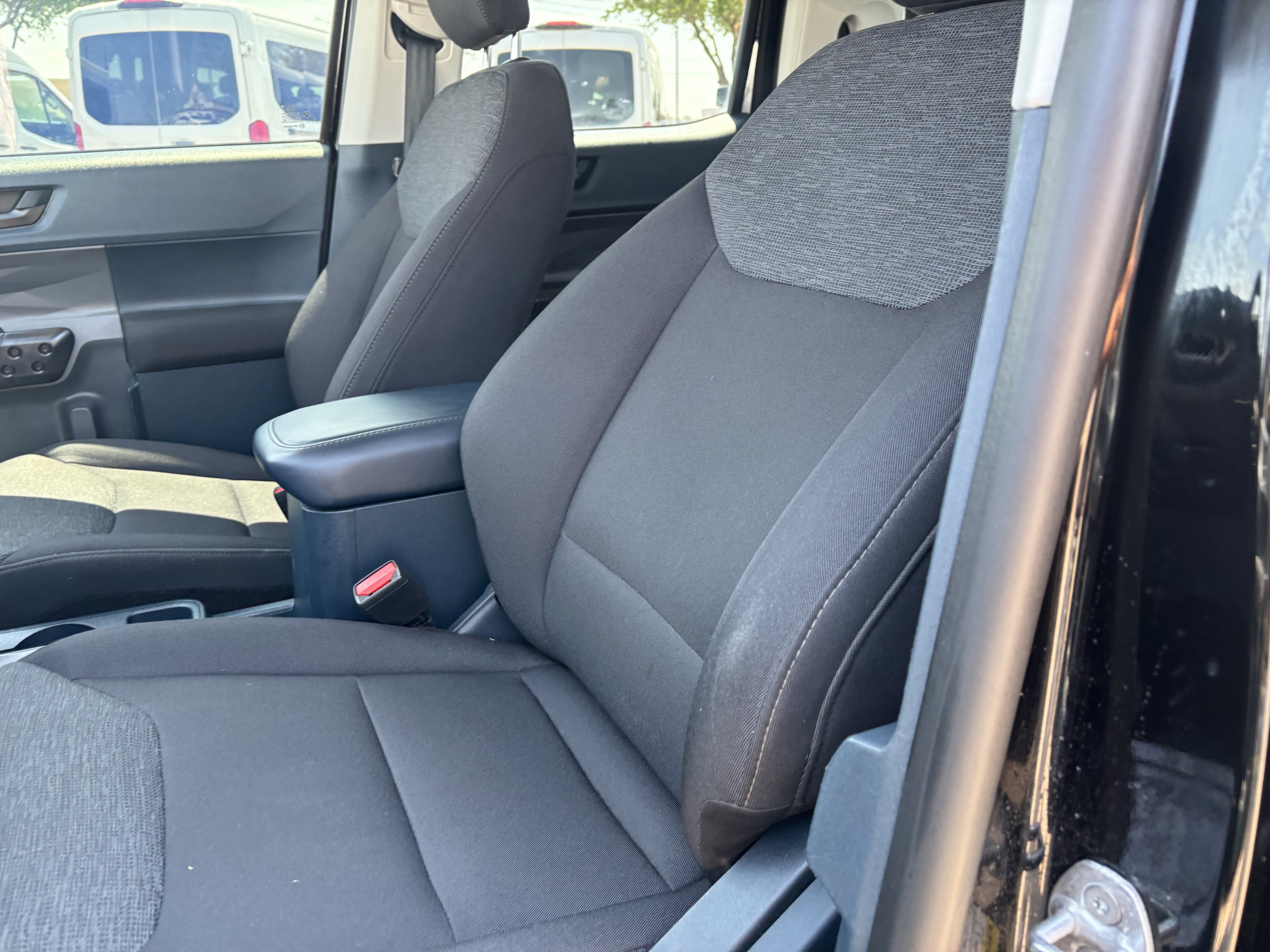 Certified 2025 Ford Maverick XL FWD image 11