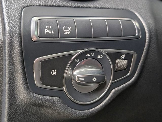 Used 2019 Mercedes-Benz GLC 300 4MATIC image 9