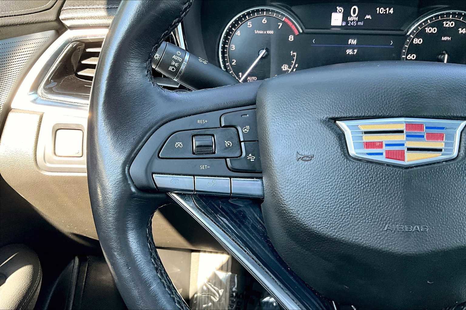 Used 2024 Cadillac XT6 Premium Luxury image 46