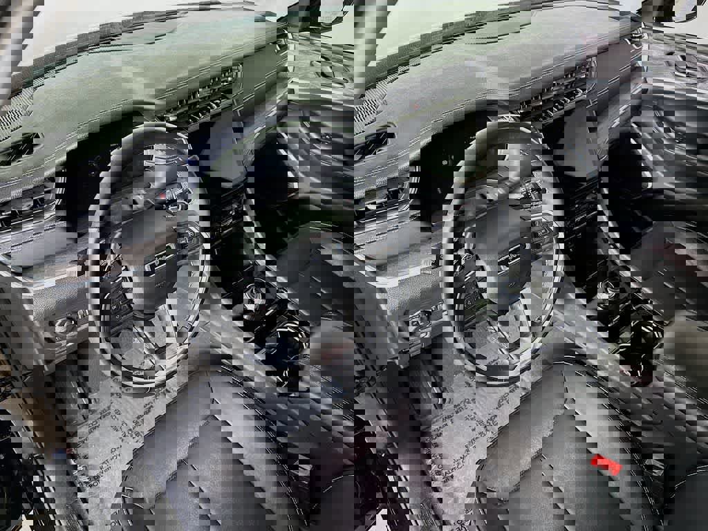 Used 2022 Jeep Grand Cherokee L Limited image 9