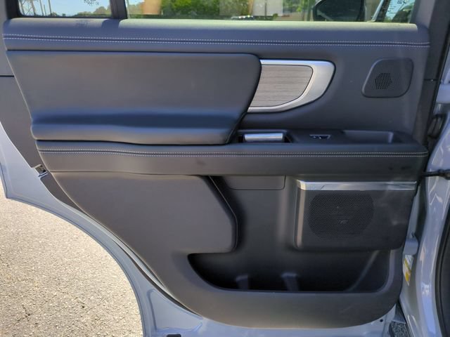 Certified 2025 Ford Expedition Platinum w/ Driver's Package AWD/4WD image 29