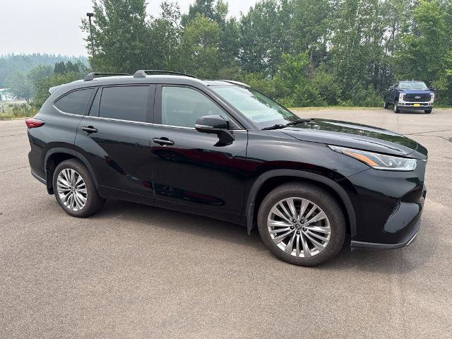 Used 2023 Toyota Highlander Platinum AWD/4WD image 5