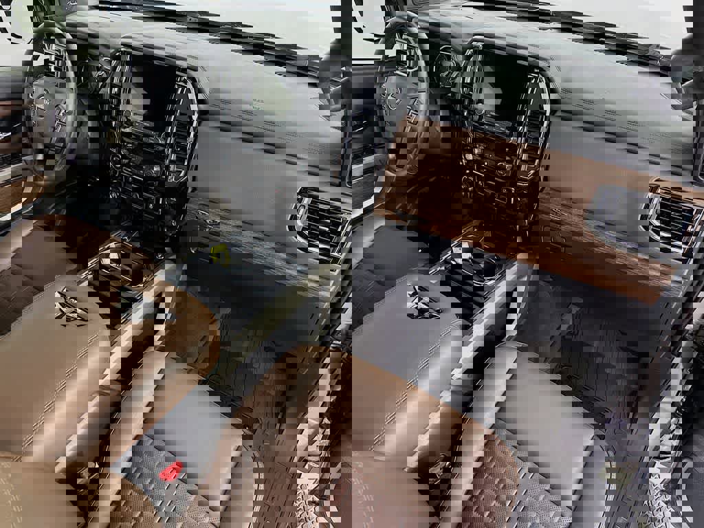 Used 2023 Nissan Titan Platinum Reserve w/ Moonroof Package image 35