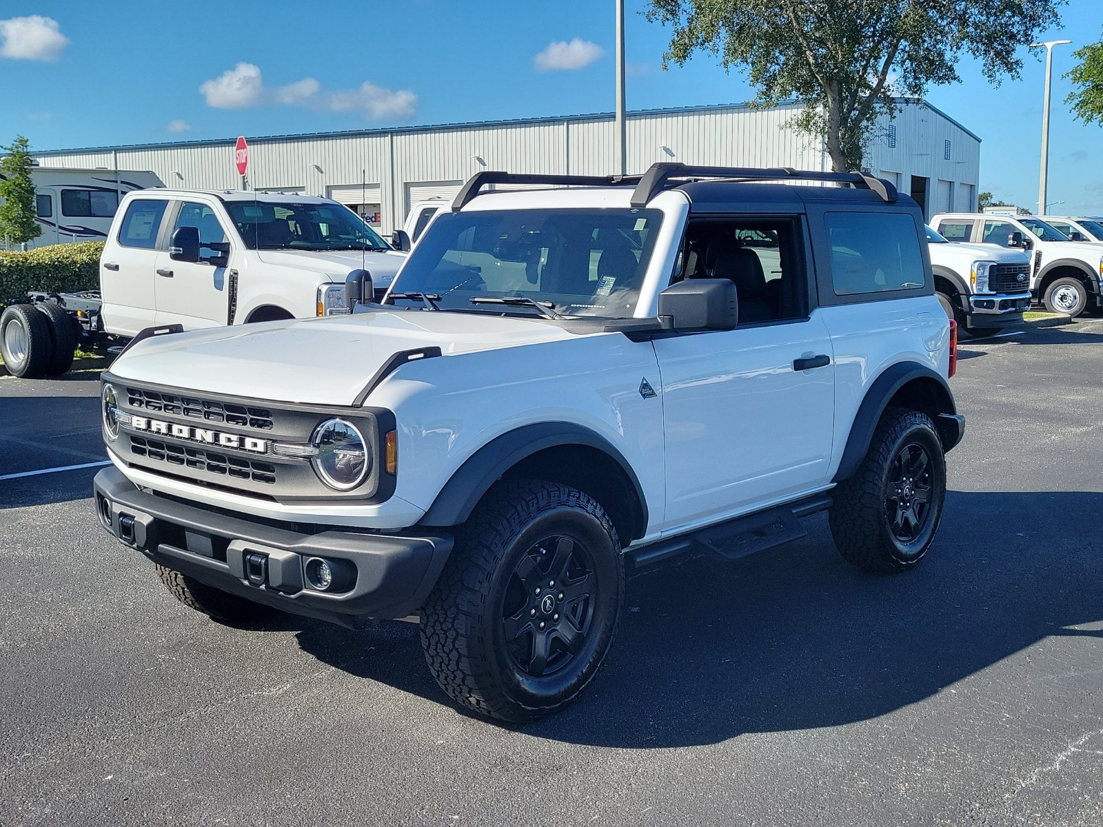 Certified 2024 Ford Bronco Black Diamond AWD/4WD image 2