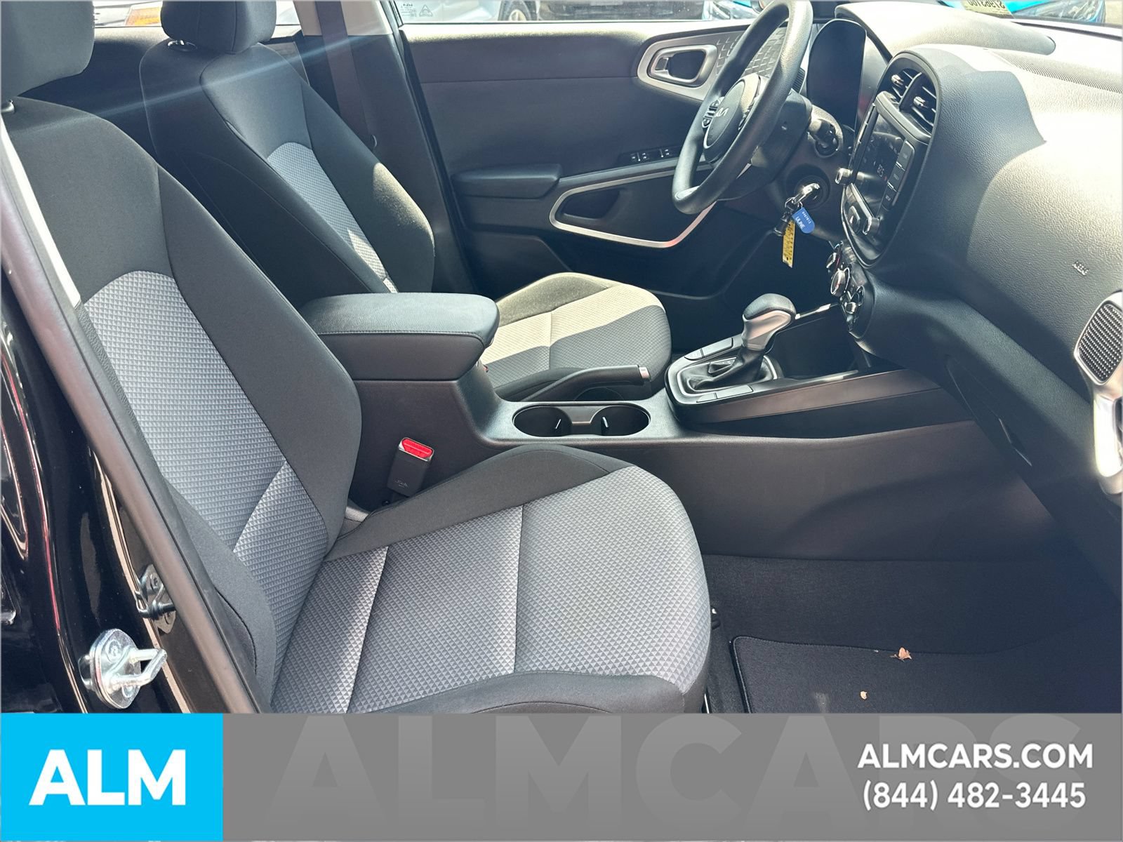 Used 2025 Kia Soul LX w/ LX Technology Package FWD image 15