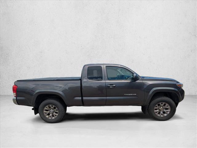 Used 2017 Toyota Tacoma SR5 w/ Tow Package AWD/4WD image 4