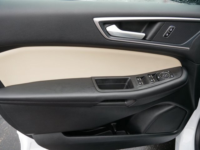 Certified 2023 Ford Edge SEL w/ Convenience Package AWD/4WD image 9