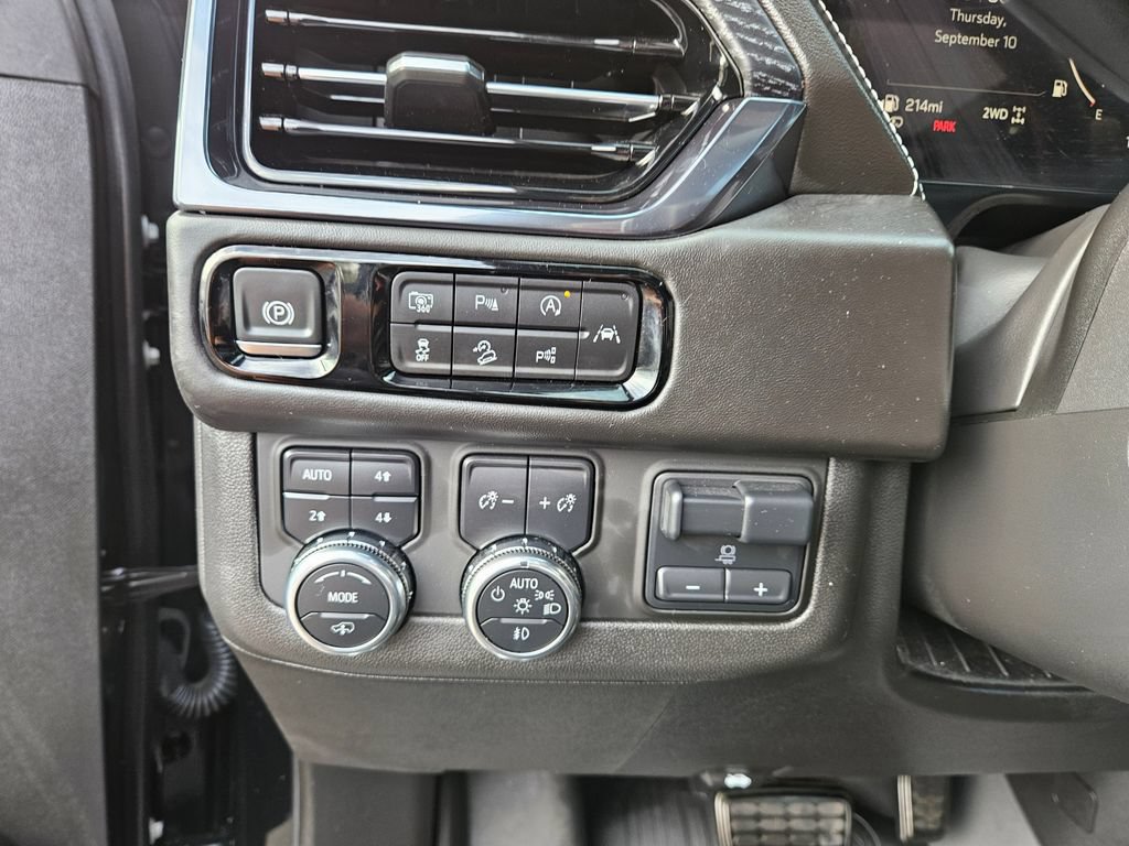 Used 2025 GMC Yukon AT4 Ultimate AWD/4WD image 36