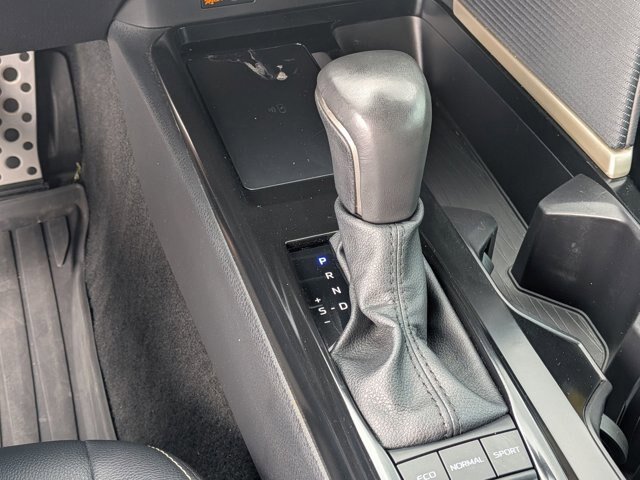 Used 2025 Toyota Camry SE FWD image 24