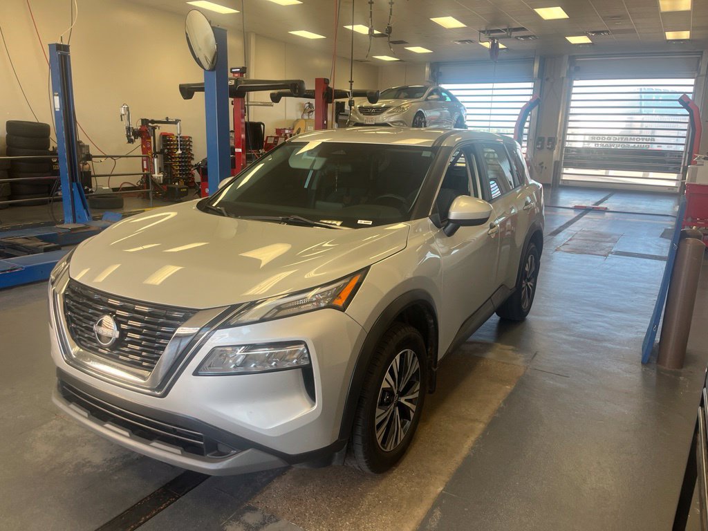 Used 2023 Nissan Rogue SV AWD/4WD image 2
