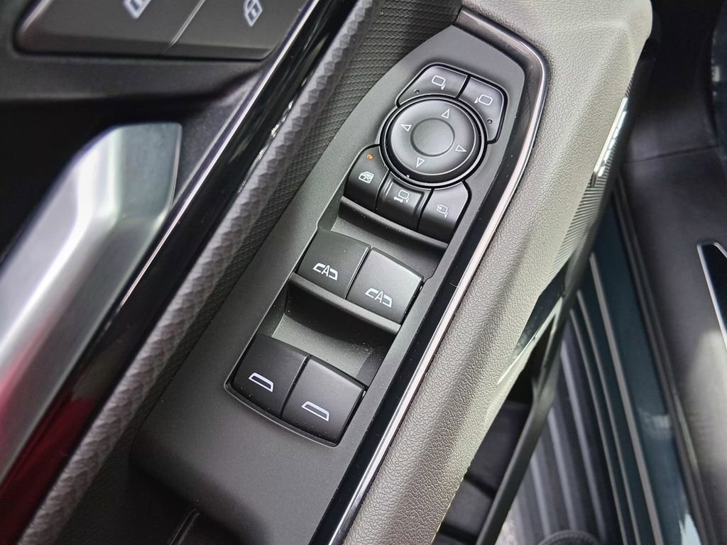 Used 2025 Chevrolet Silverado 2500 ZR2 w/ Technology Package image 19