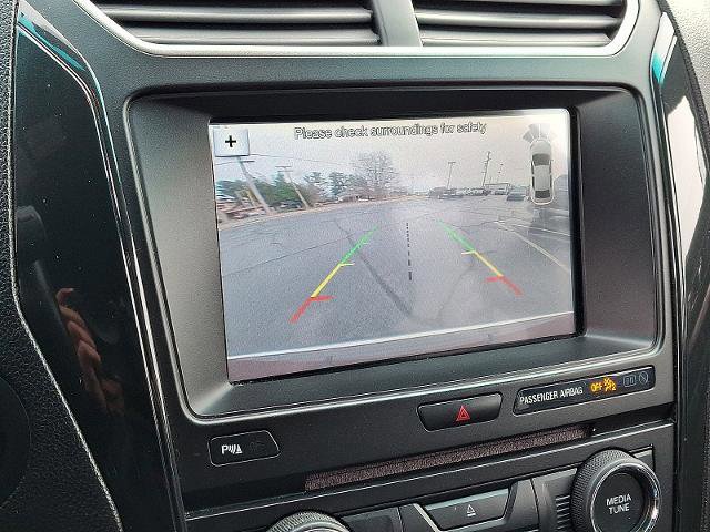 Certified 2018 Ford Explorer XLT w/ Equipment Group 202A image 18