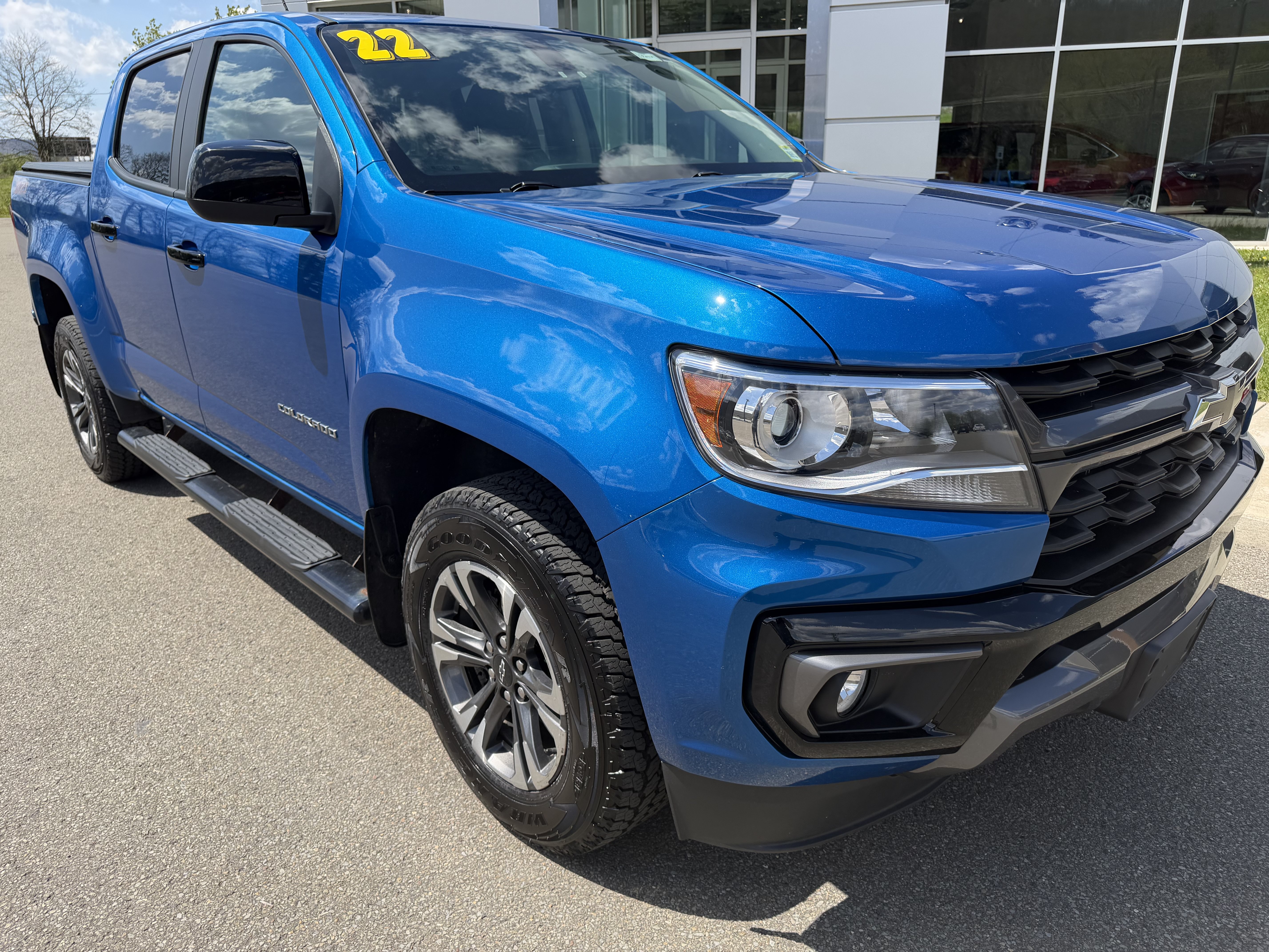 Used 2022 Chevrolet Colorado Z71 AWD/4WD image 4