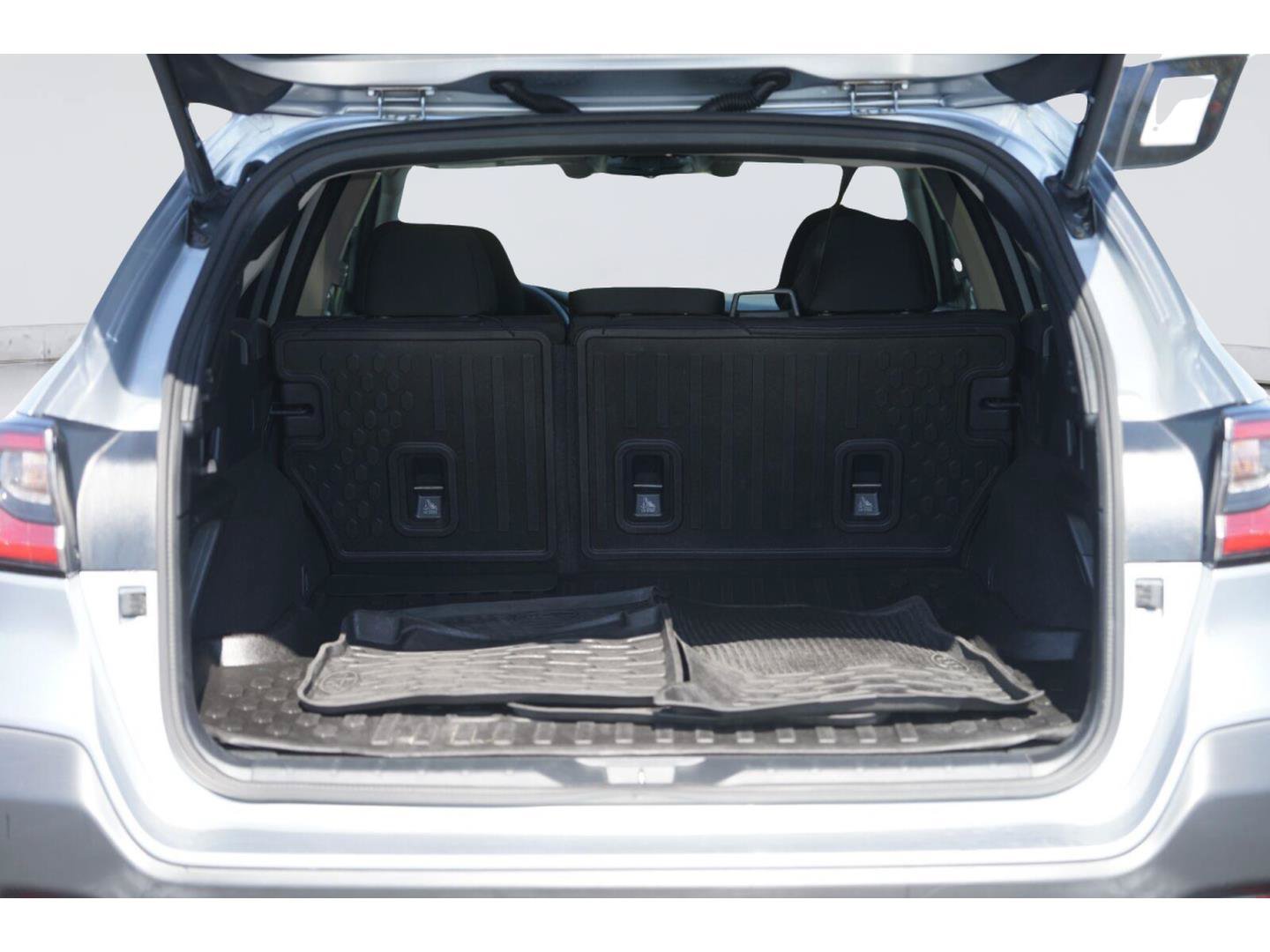 Used 2022 Subaru Outback Premium AWD/4WD image 31