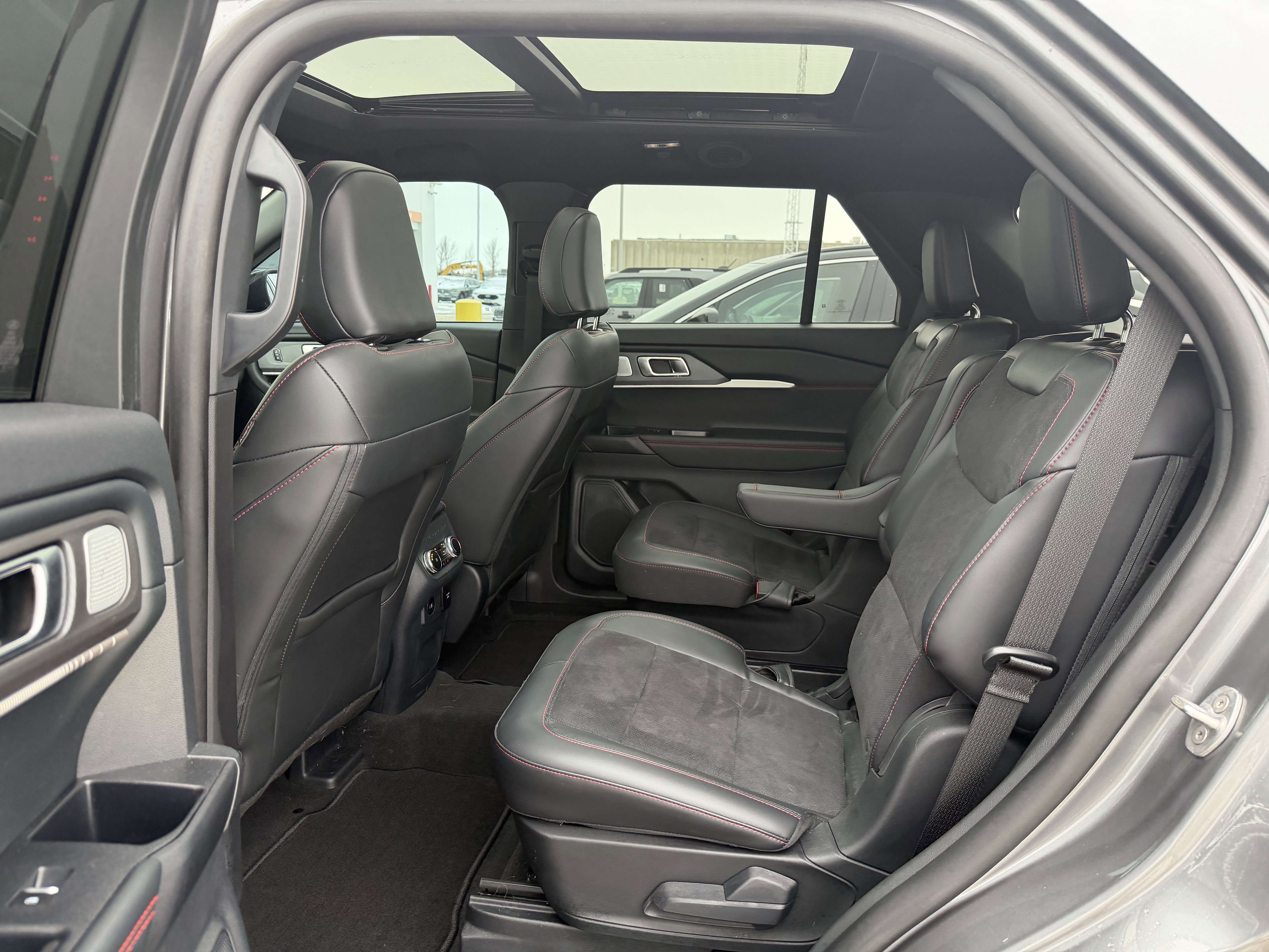 Certified 2025 Ford Explorer ST w/ Sun And Sound Package image 8