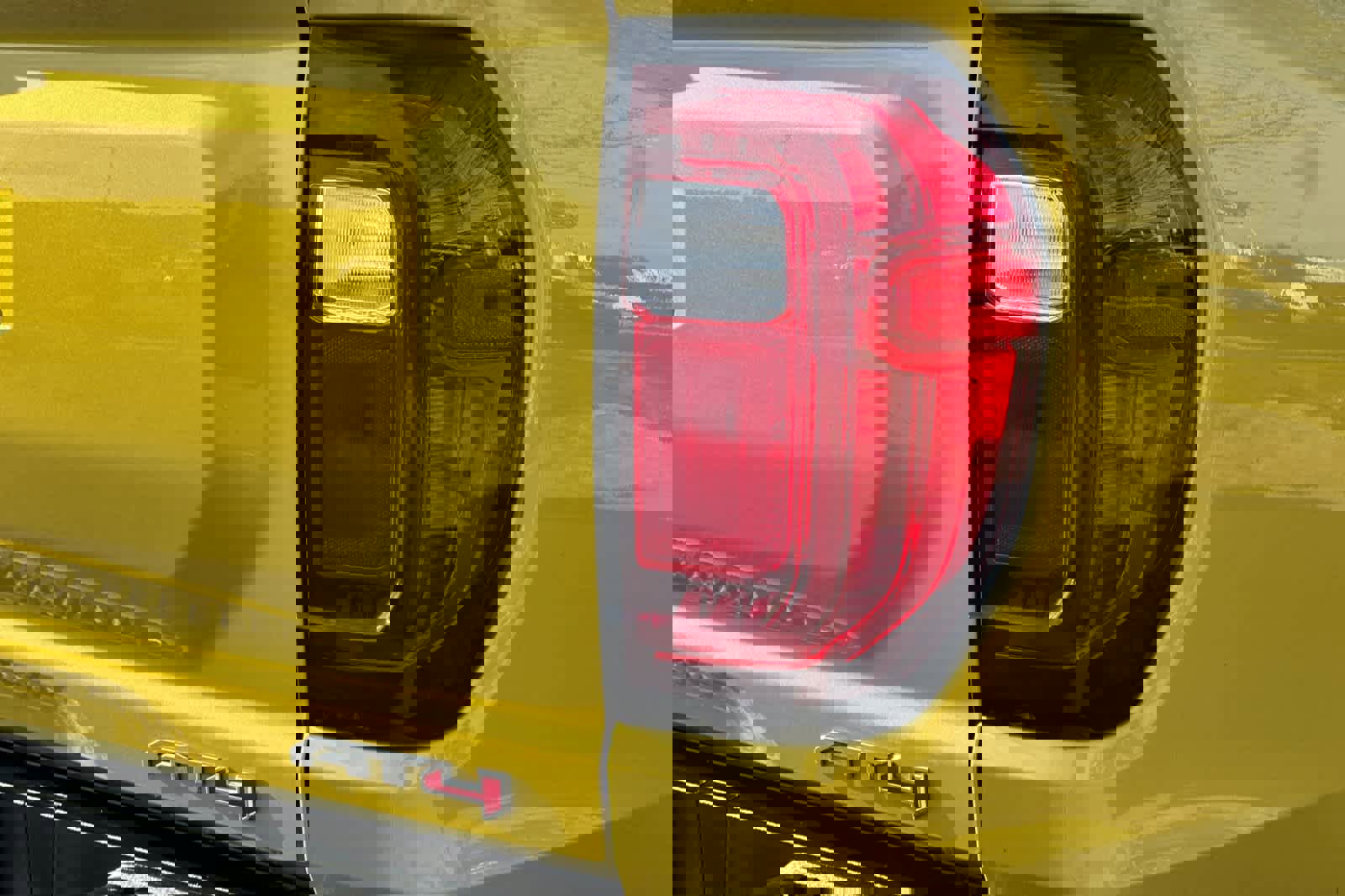 Used 2023 GMC Canyon AT4 w/ AT4 Premium Package image 26