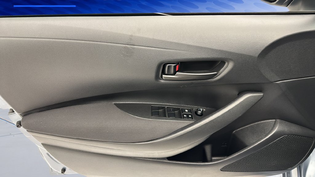Used 2026 Toyota Corolla LE FWD image 13