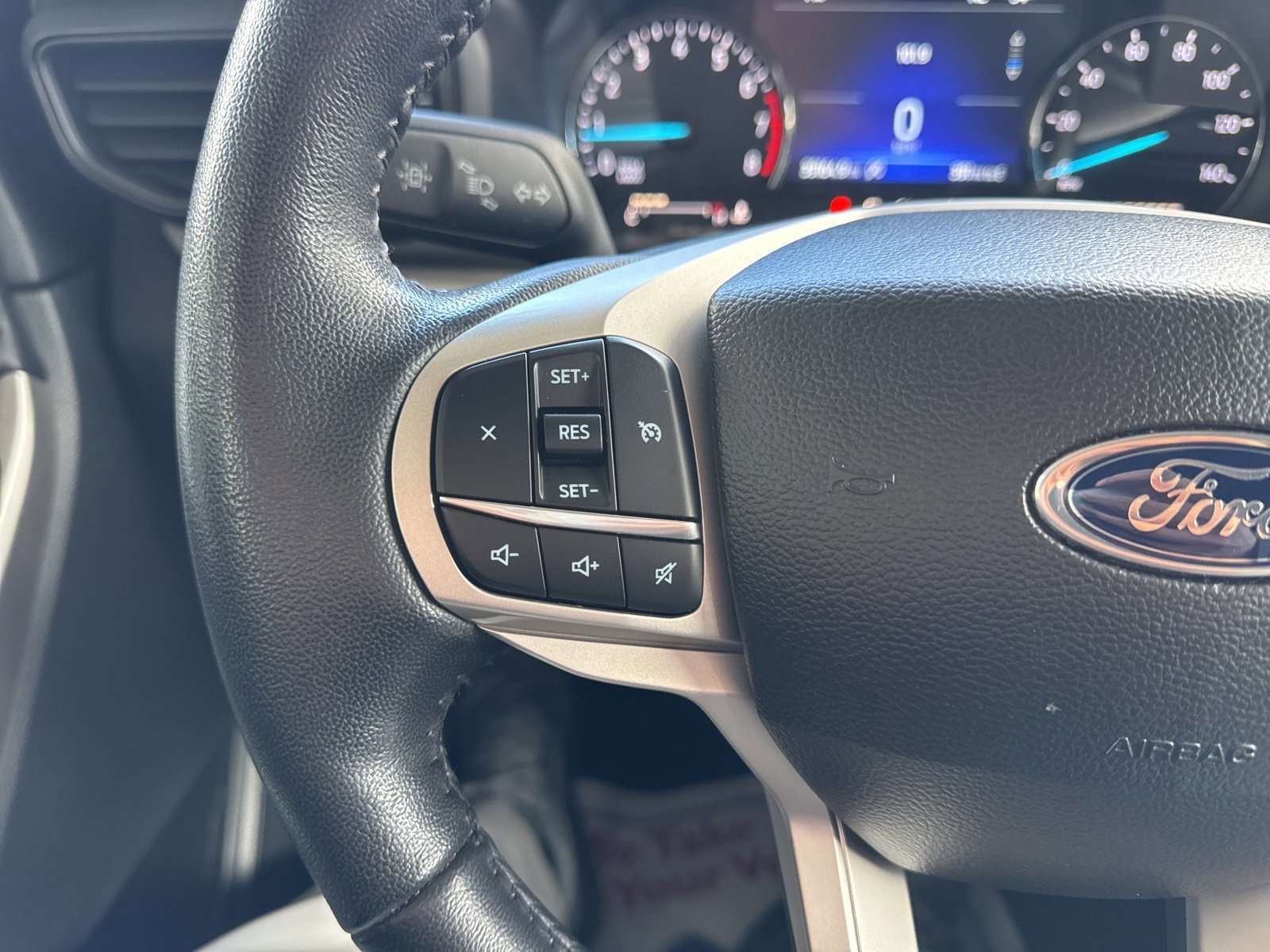 Certified 2023 Ford Explorer XLT image 28