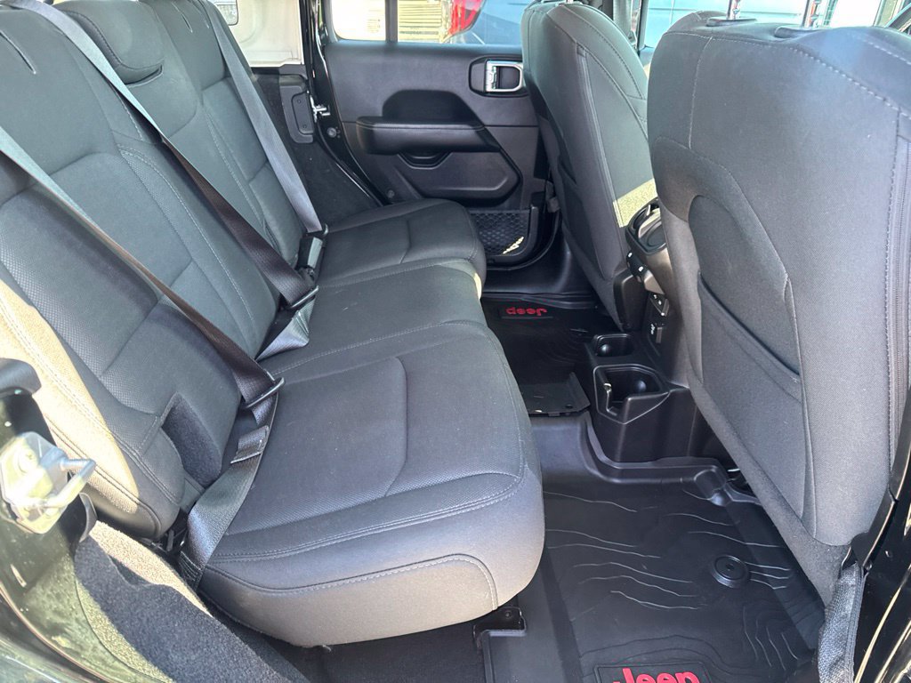 Used 2019 Jeep Wrangler Unlimited Sahara w/ Uconnect 4C Nav & Sound Group AWD/4WD image 35
