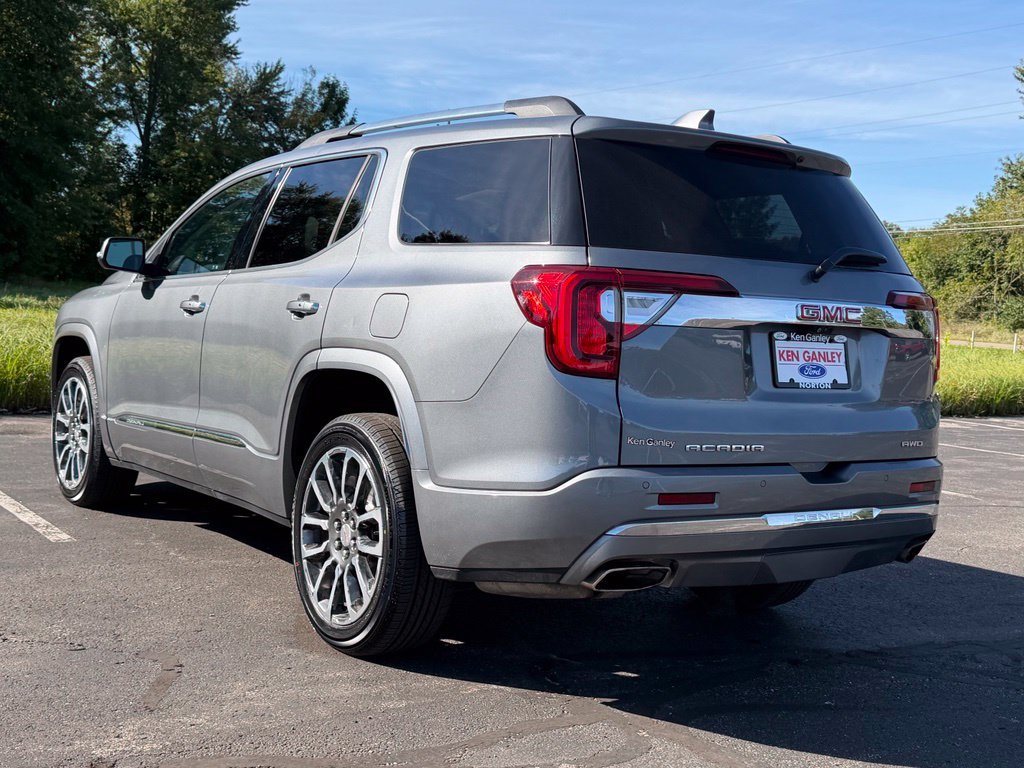 Used 2020 GMC Acadia Denali w/ Technology Package AWD/4WD image 13