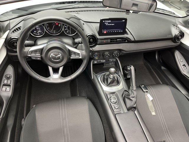 Used 2021 MAZDA MX-5 Miata RF Club w/ Appearance Package RWD image 4