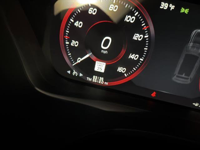 Used 2021 Volvo XC60 T5 Momentum w/ Protection Package Premier image 9