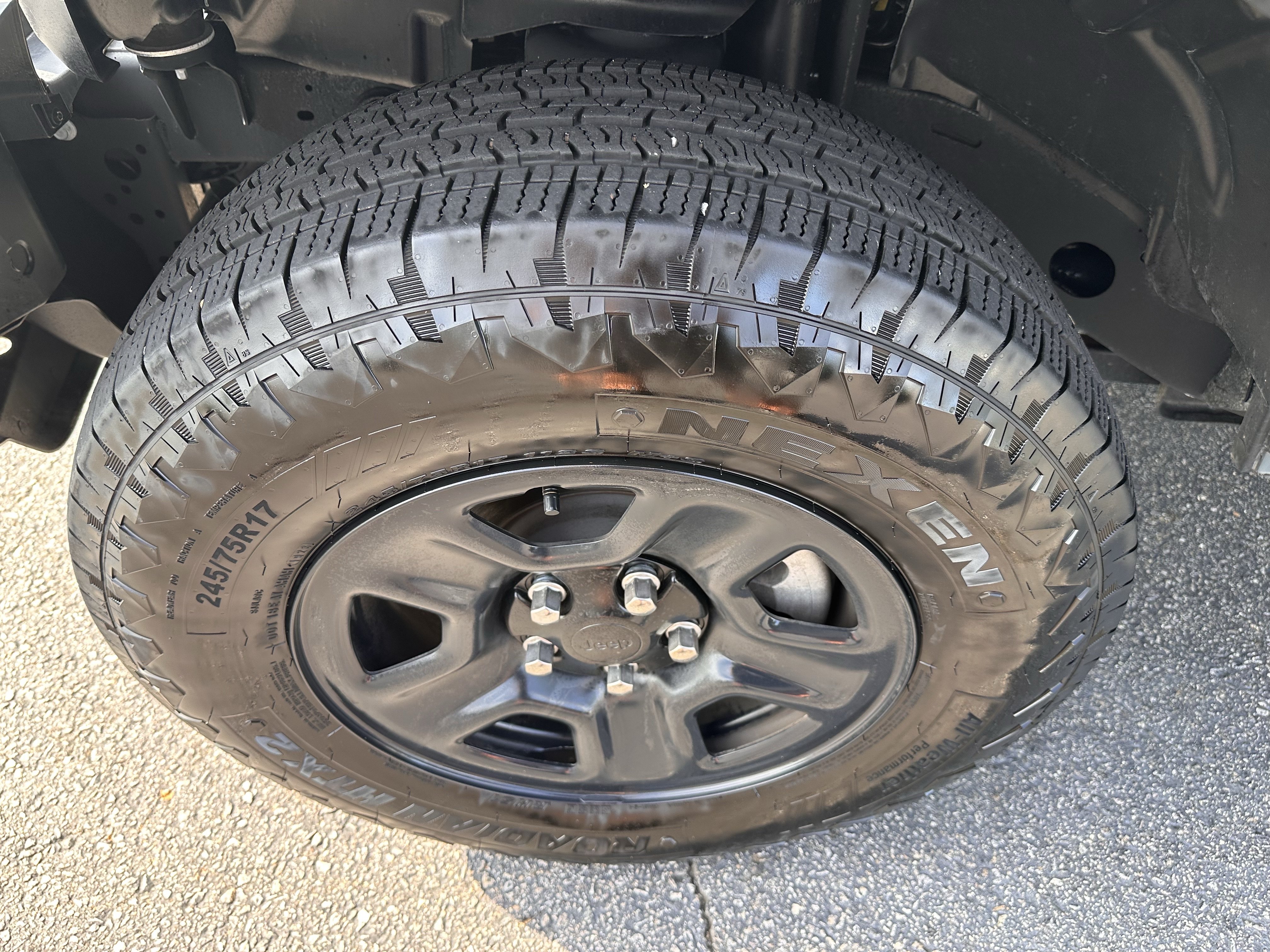 Used 2024 Jeep Wrangler Sport AWD/4WD image 26