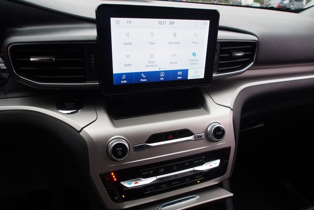 Certified 2022 Ford Explorer XLT w/ Equipment Group 202A image 29