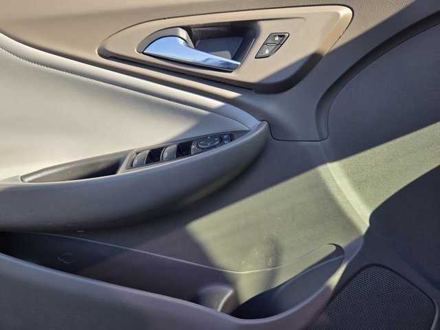 Used 2018 Chevrolet Malibu LT w/ Leather Package image 19