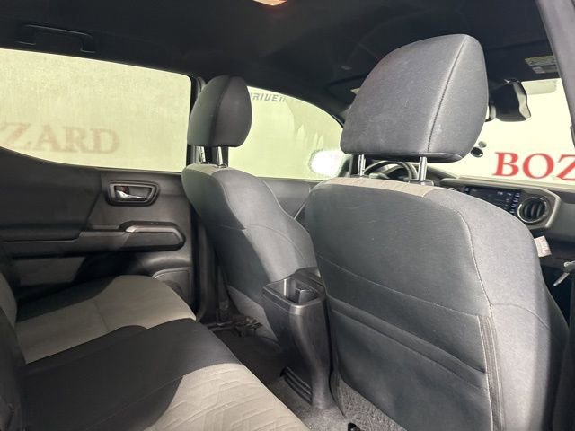 Used 2022 Toyota Tacoma TRD Off-Road image 19