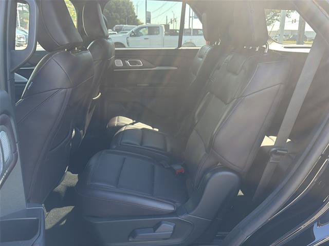 Certified 2026 Ford Explorer Platinum AWD/4WD image 1