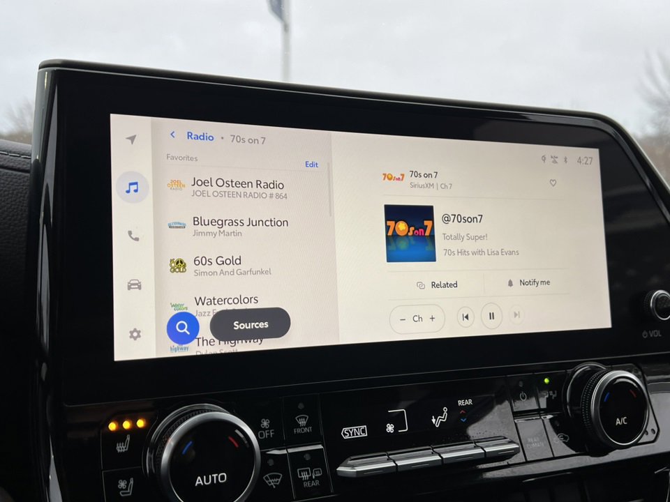 Used 2023 Toyota Highlander Limited image 25