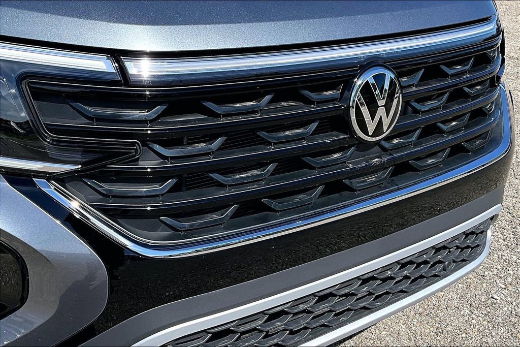 Used 2024 Volkswagen Atlas Cross Sport SE AWD/4WD image 28