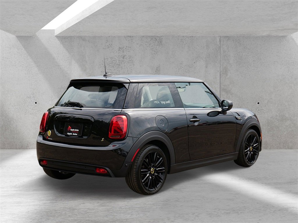 Used 2024 MINI Cooper SE image 3