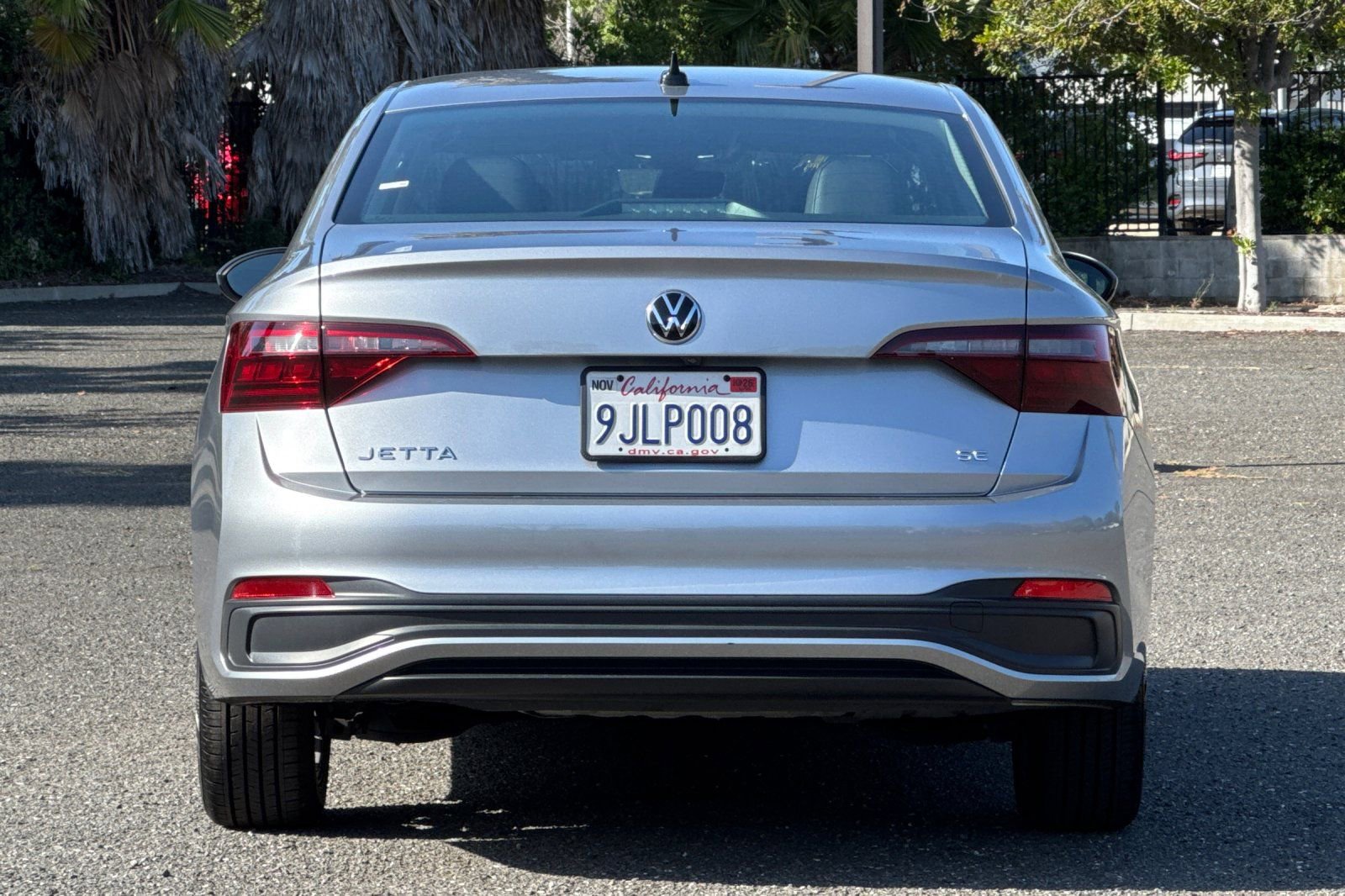 Used 2023 Volkswagen Jetta SE FWD image 4