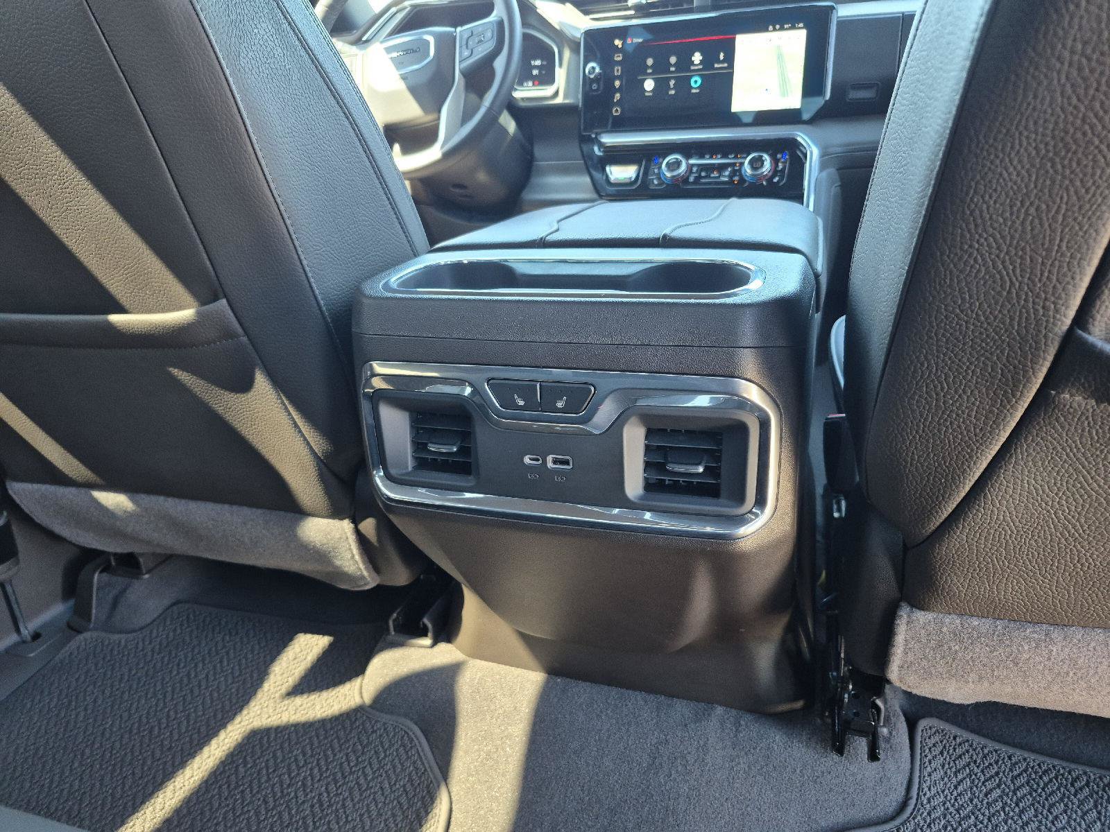 Used 2023 GMC Sierra 1500 Denali w/ Technology Package AWD/4WD image 10
