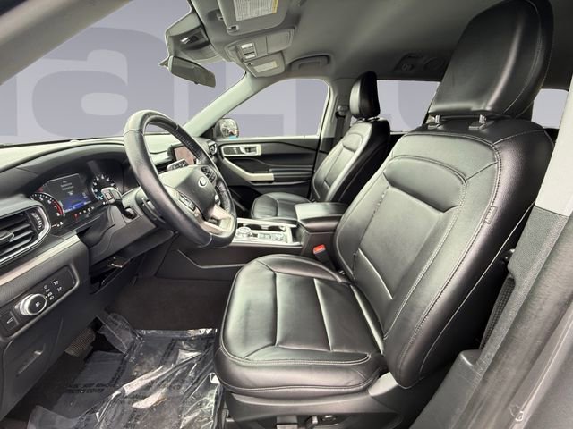Certified 2021 Ford Explorer XLT w/ Equipment Group 202A AWD/4WD image 10