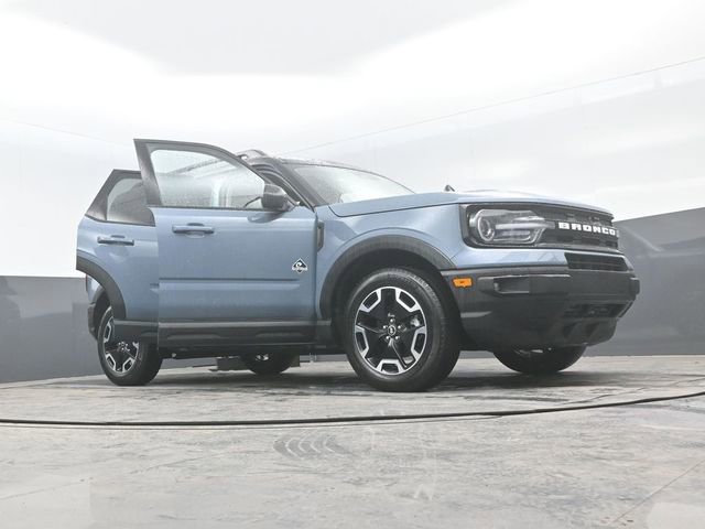 Certified 2024 Ford Bronco Sport Outer Banks w/ Tech Package AWD/4WD image 32