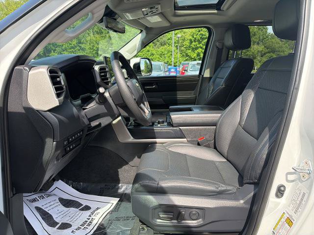 Used 2024 Toyota Sequoia SR5 w/ SR5 Premium Package AWD/4WD image 9