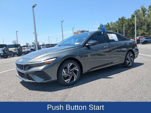 Used 2025 Hyundai Elantra Sport FWD image 7