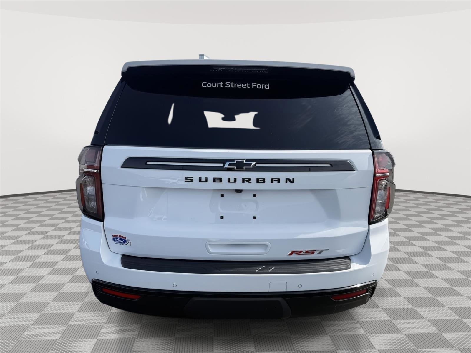 Used 2024 Chevrolet Suburban RST w/ Luxury Package image 4