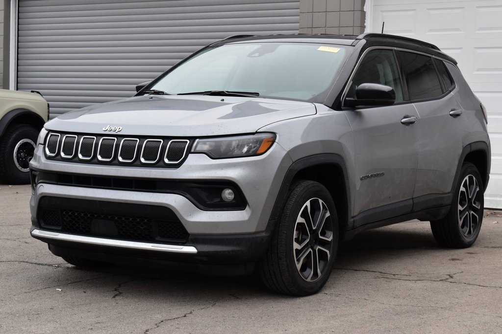 Used 2022 Jeep Compass Limited image 1