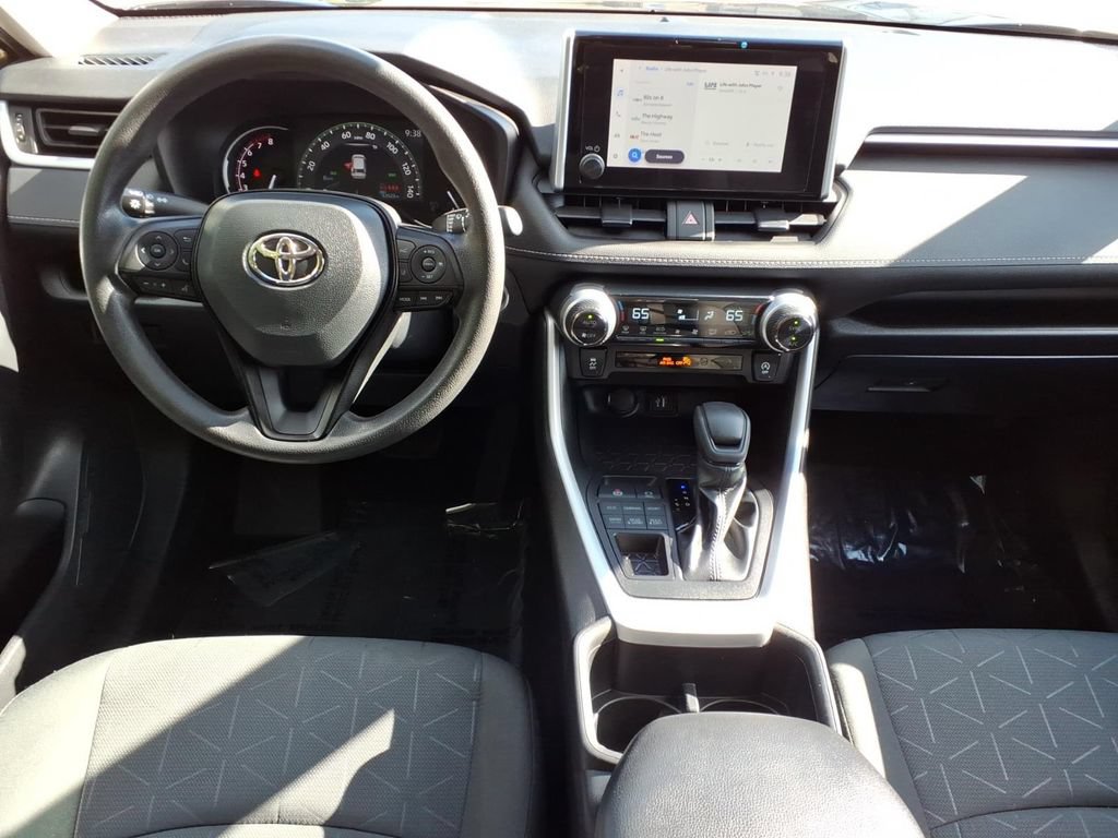 Used 2023 Toyota RAV4 XLE AWD/4WD image 14