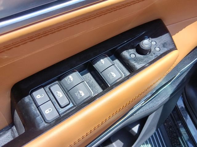 Used 2022 Jeep Grand Wagoneer Series III w/ Rear Seat Video Group 1 AWD/4WD image 13