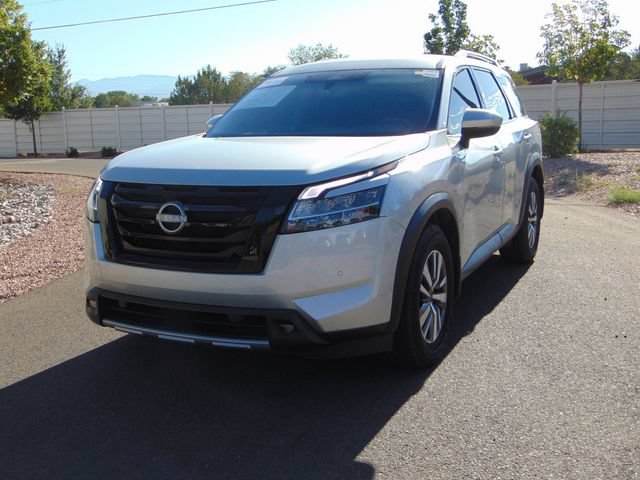 Used 2022 Nissan Pathfinder SL w/ SL Black Package AWD/4WD image 9