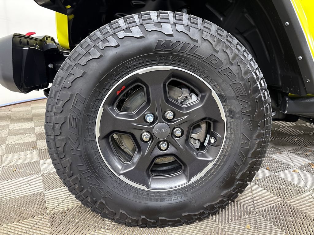 Used 2023 Jeep Gladiator Rubicon w/ Trailer Tow Package AWD/4WD image 12