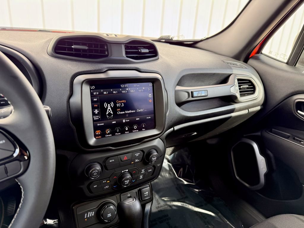 Used 2021 Jeep Renegade Latitude image 21