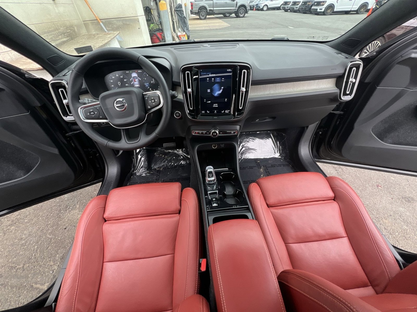 Used 2019 Volvo XC40 T5 Inscription image 23