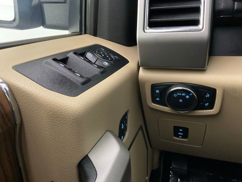 Certified 2017 Ford F150 Lariat w/ Trailer Tow Package AWD/4WD image 18