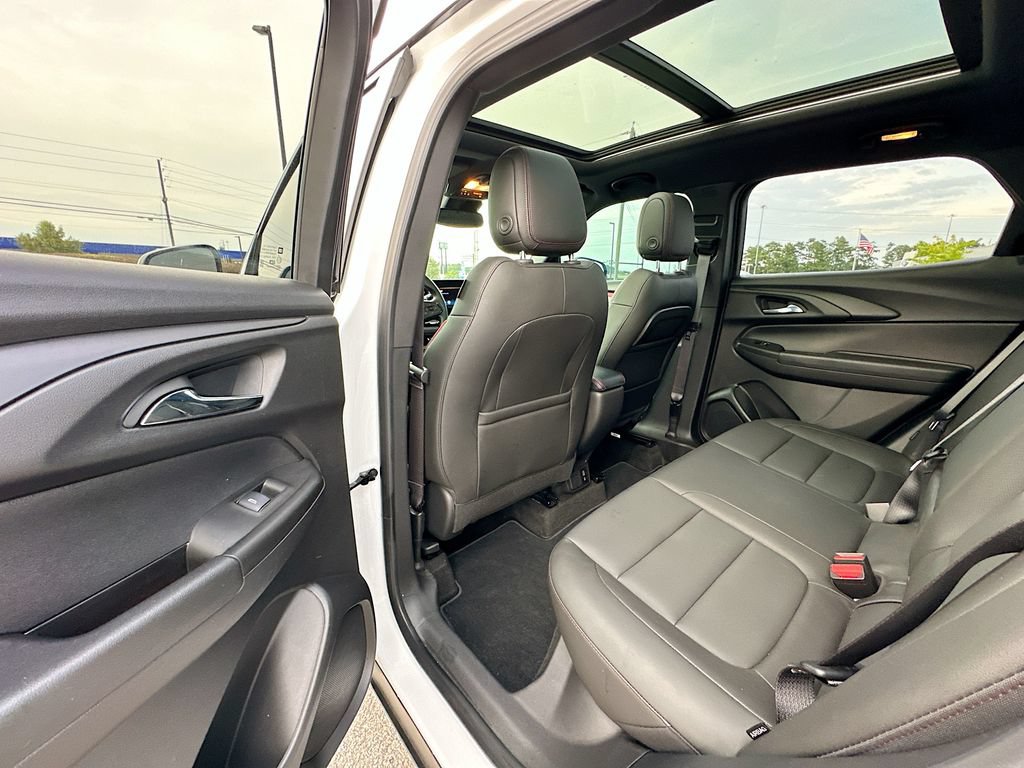 Used 2024 Chevrolet TrailBlazer RS w/ Convenience Package FWD image 17